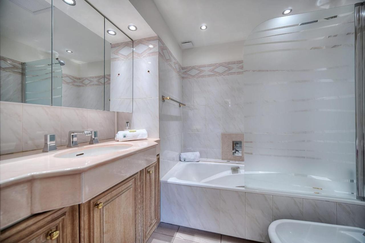 Immogroom - 2 Bedroom - Air Conditioning - Wifi - Terrace - Common Parking Cannes Extérieur photo